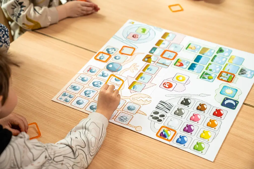 CONCEPT KIDS ANIMALS DECKATHON GAMES